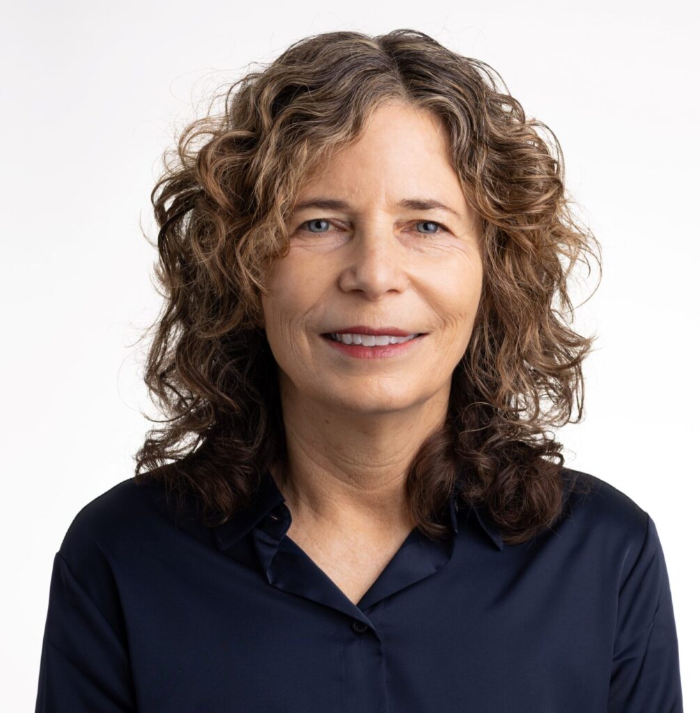 Joan Isaacson headshot